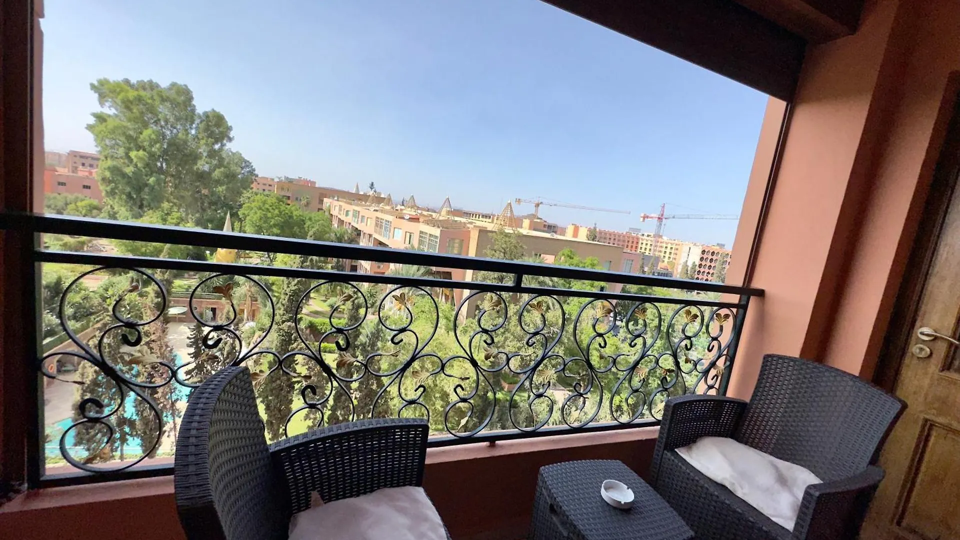Top Localisation, Neuf, Piscine Et Une Vue Balcon Marrakesh Apartment